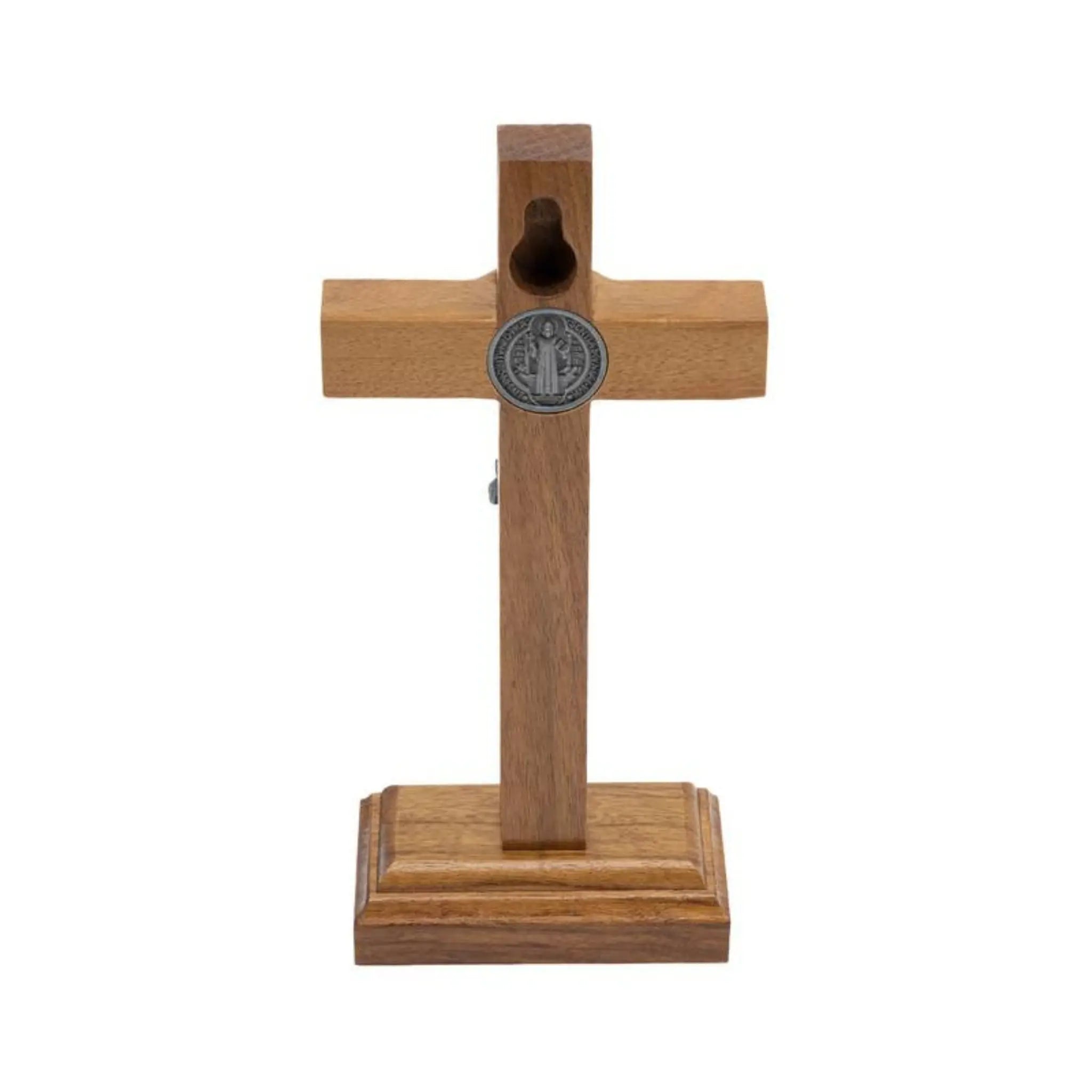 Crucifixo em Madeira com Medalha de São Bento 12cm