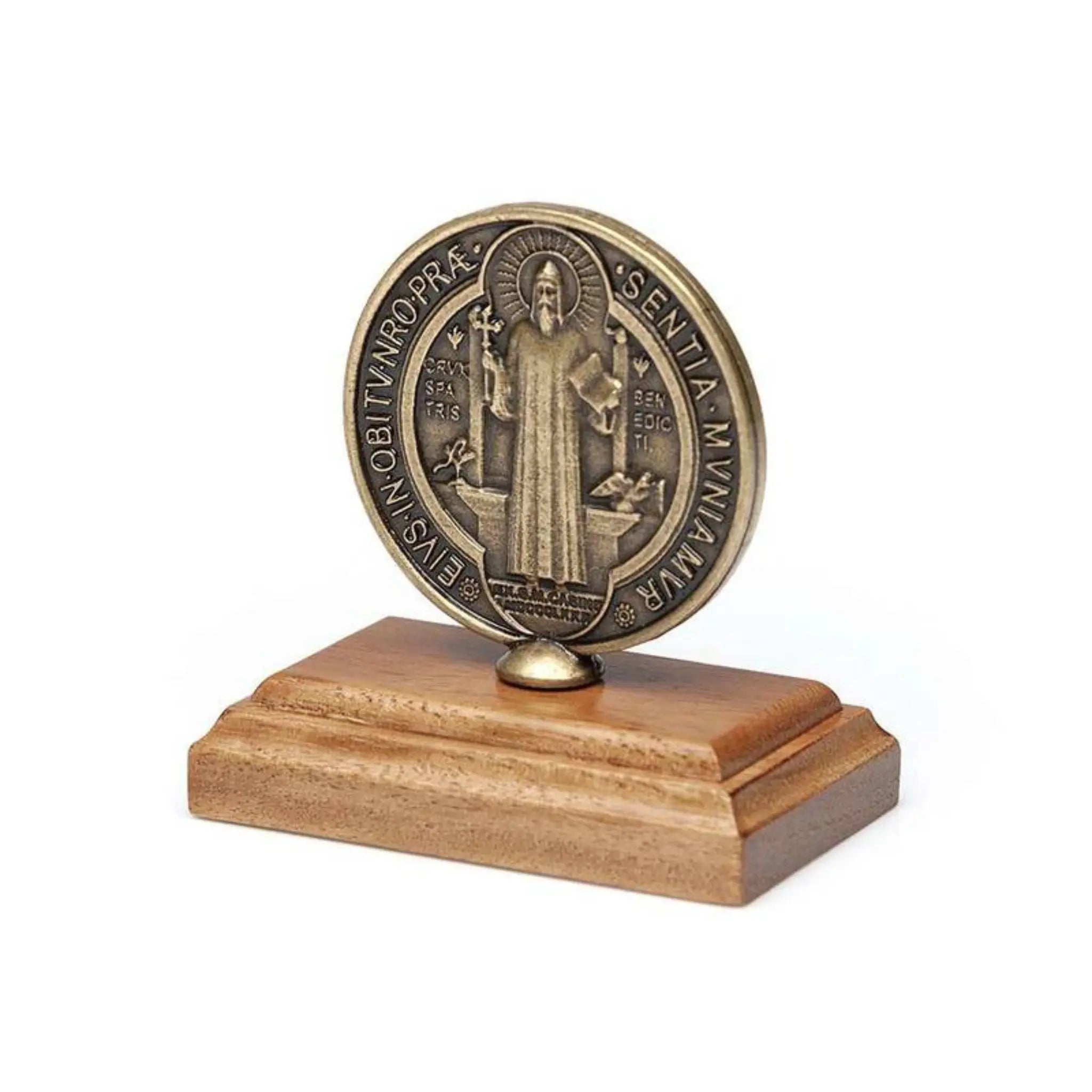 Medalha de São Bento com Pedestal Ouro Velho
