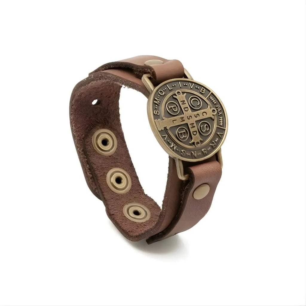 Pulseira em Couro Marrom com Medalha de São Bento